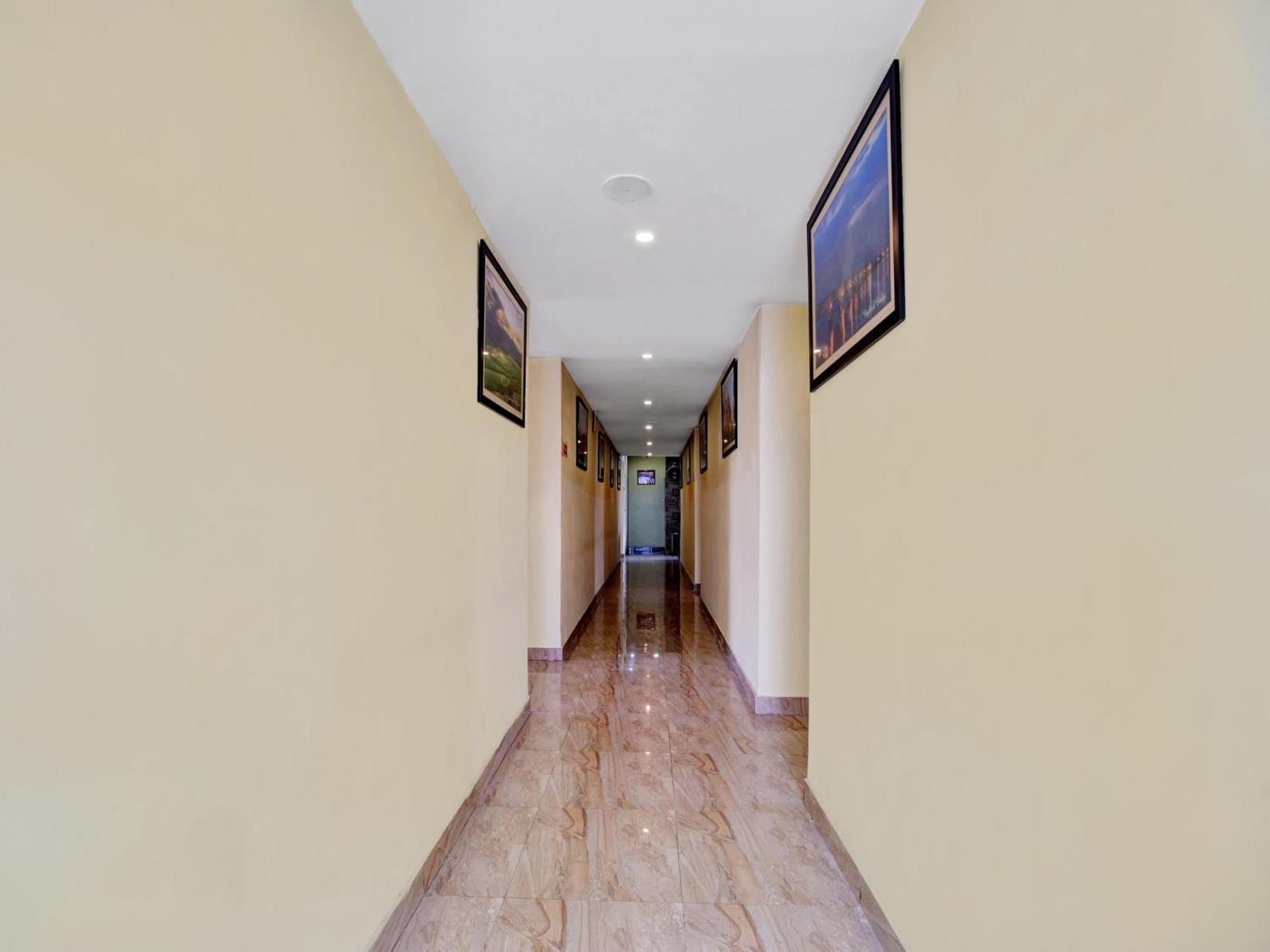 Super Hotel O Maligaon Adabari Guwahati Exterior foto