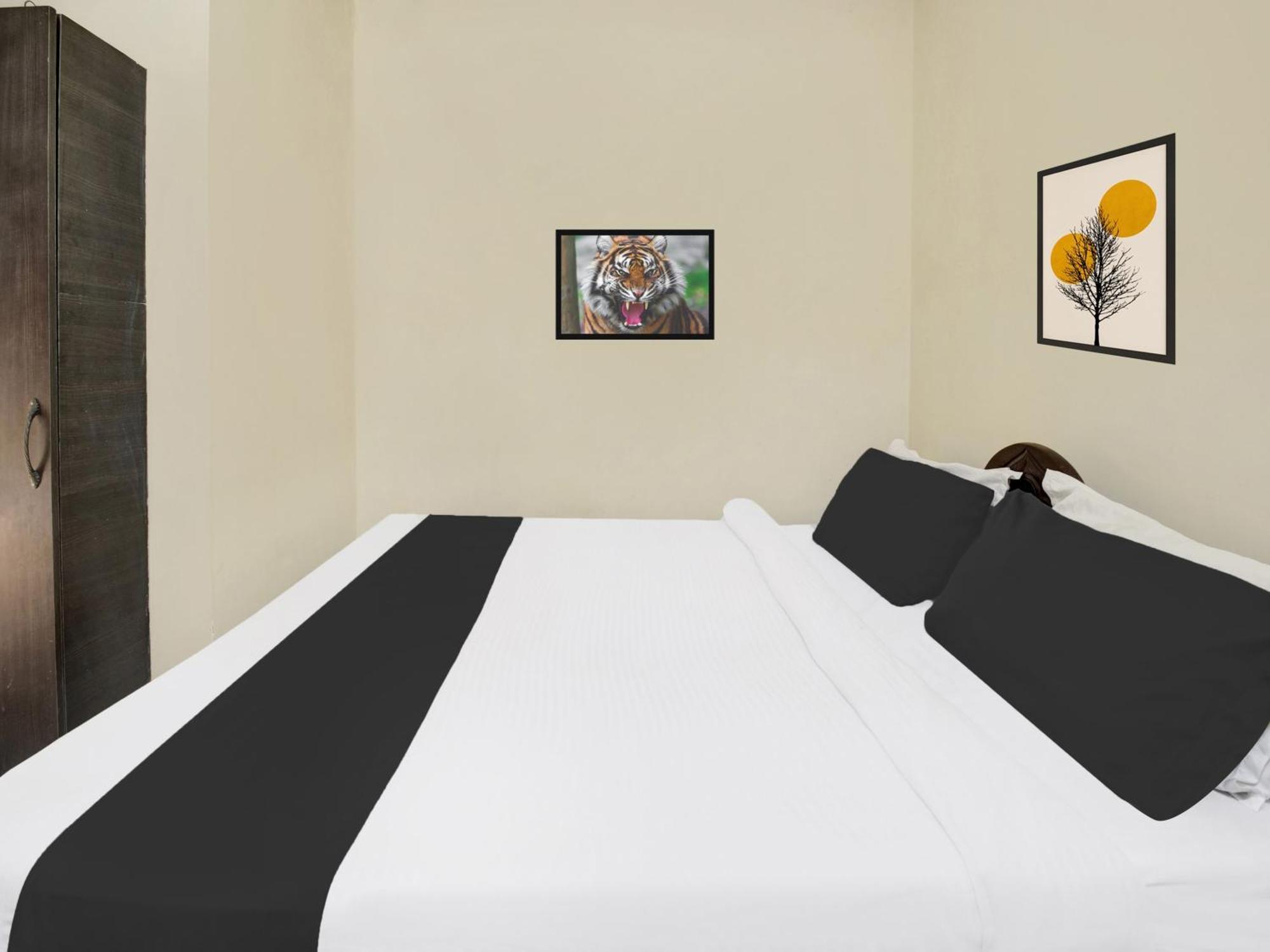 Super Hotel O Maligaon Adabari Guwahati Exterior foto